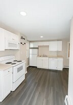 677 2nd Ave, Unit 1 in Troy, NY - Building Photo