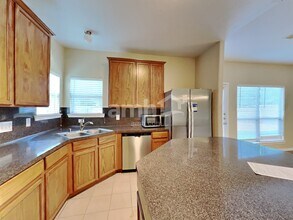 1101 Shadow Glenn Dr in Conroe, TX - Building Photo - Building Photo