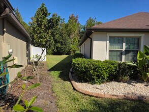 108 San Mardeen Ct in Daytona Beach, FL - Foto de edificio - Building Photo