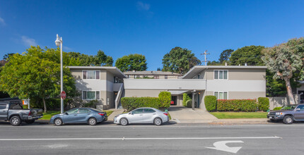 80-128 Laurel Street Apartments in San Carlos, CA - Building Photo - Building Photo