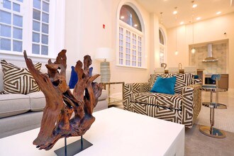 The Fairfax Apartments in Norfolk, VA - Building Photo - Interior Photo