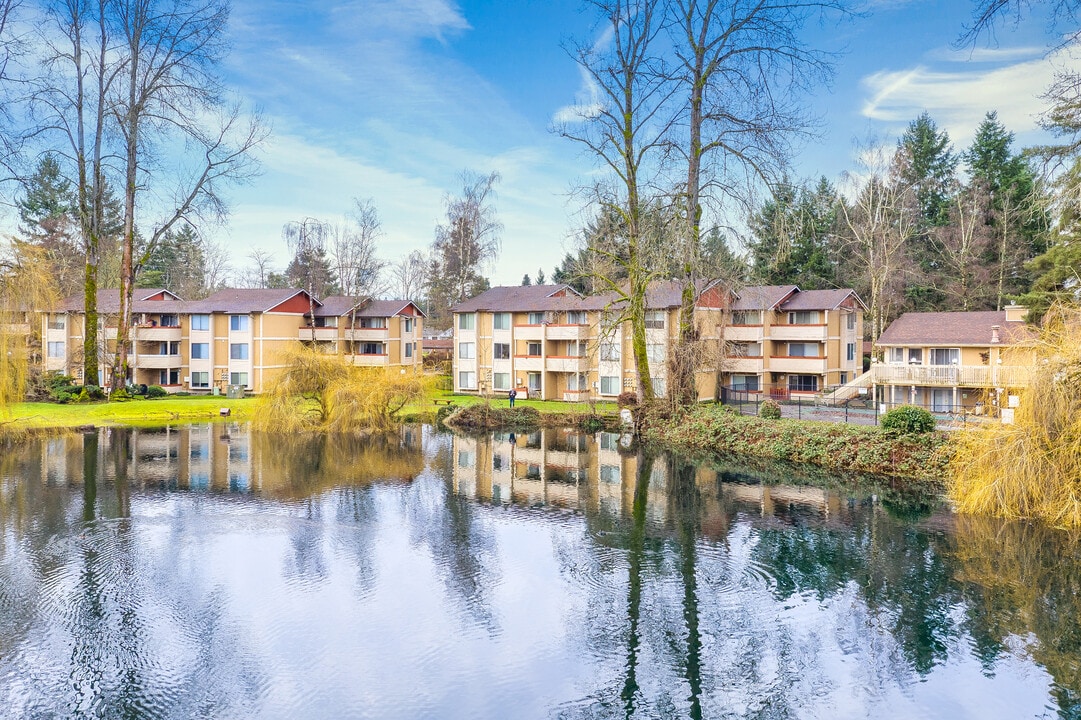 Hidden Lake Apartments in Lakewood, WA - Building Photo