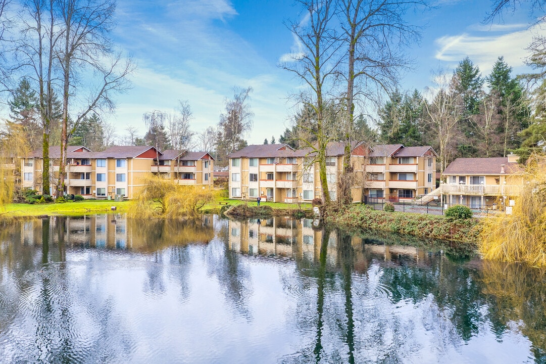 Hidden Lake Apartments in Lakewood, WA - Building Photo