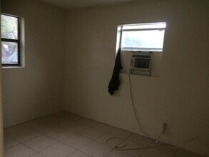 1712 NW 8th Pl in Fort Lauderdale, FL - Building Photo - Building Photo