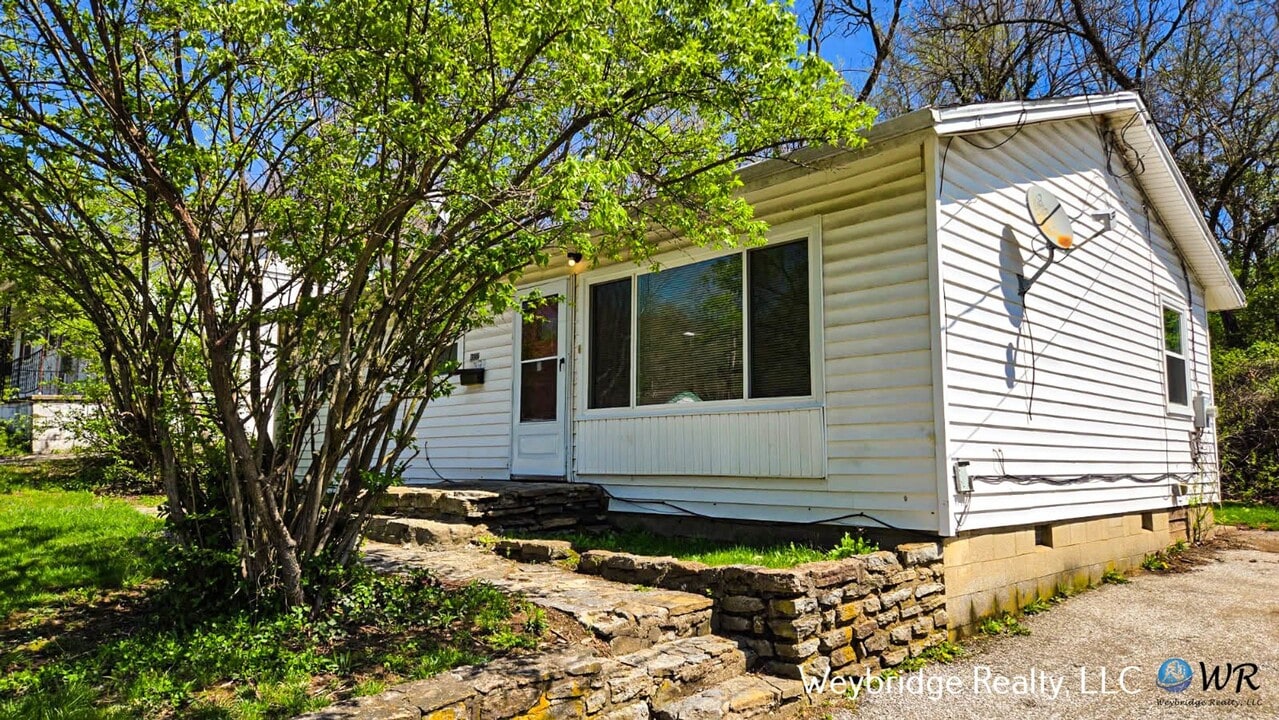 4652 Ashtree Dr in Cincinnati, OH - Building Photo
