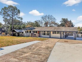 2304 Country Club Rd in Eustis, FL - Building Photo