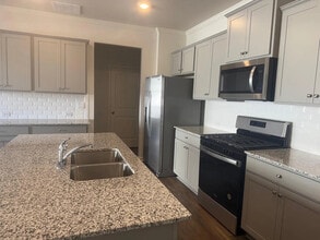 Room in Townhome on Poppy Ct in Buford, GA - Building Photo - Building Photo