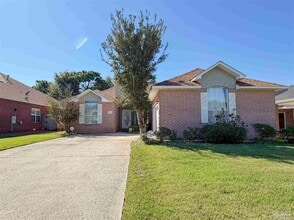 4913 Vizcaya Dr in Pensacola, FL - Building Photo - Building Photo