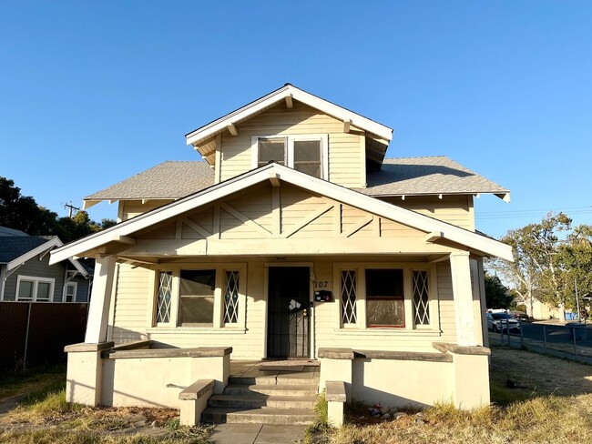 107 W 19th St-Unit -107 W. 19th St in Merced, CA - Building Photo - Building Photo