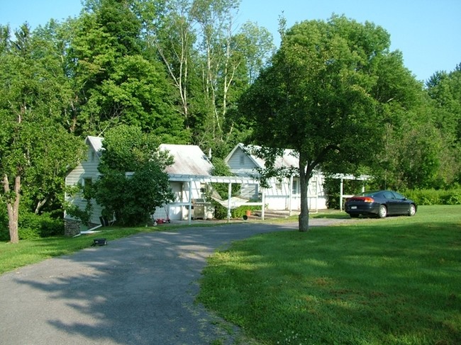 40-44 Bonnie Brae Ln in Shokan, NY - Foto de edificio - Building Photo