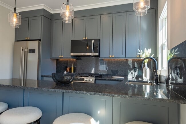 93 Grove St in Fall River, MA - Building Photo - Building Photo