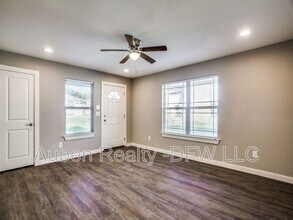 3215 Karen St in Fort Worth, TX - Building Photo - Building Photo