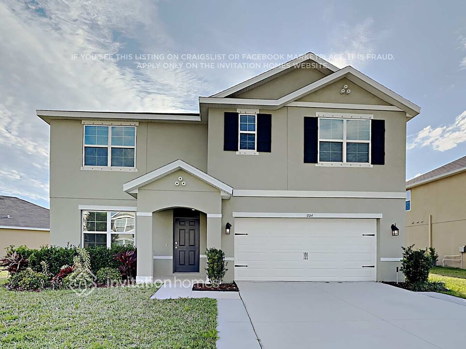 304 Tierra Verde Way in Bradenton, FL - Building Photo