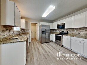 5099 Marvin Dr in Spring Lake, NC - Building Photo - Building Photo