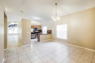 10890 NW 46th Dr in Coral Springs, FL - Foto de edificio - Building Photo