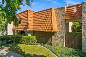 Pruneyard Apartments in Campbell, CA - Foto de edificio - Building Photo