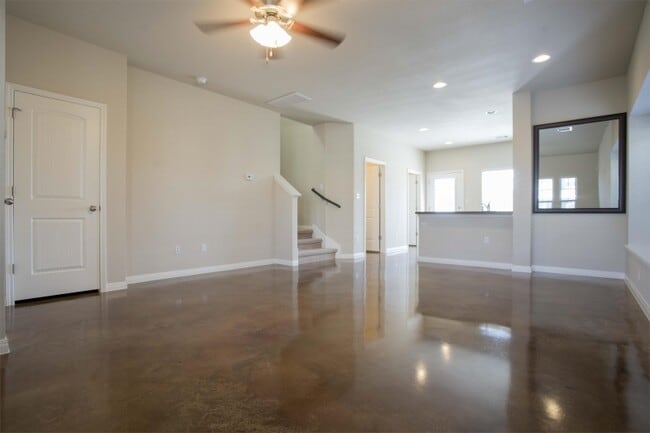 4506 Truth Wy in Austin, TX - Foto de edificio - Building Photo