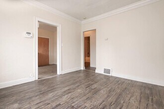 12210 Kinsman Rd-Unit -1/Dn in Cleveland, OH - Building Photo - Building Photo