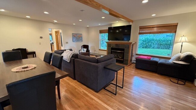 1644 W 11th Ave in Anchorage, AK - Building Photo - Building Photo