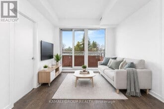 8888 Yonge St in Richmond Hill, ON - Building Photo - Building Photo