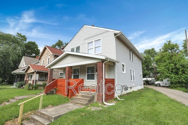448 N Champion Ave in Columbus, OH - Building Photo - Building Photo