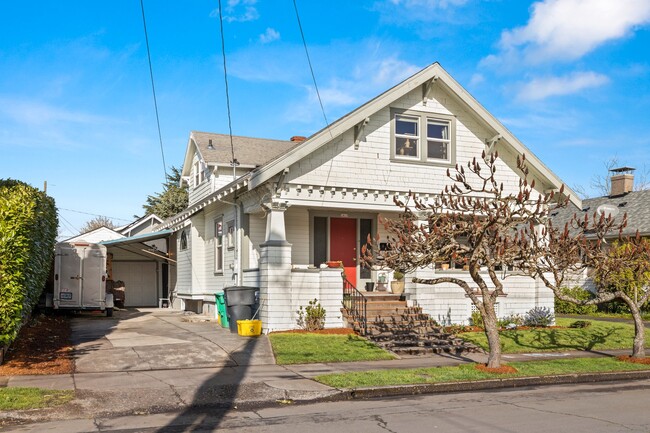 3419 SE 57th Ave, Unit Basement in Portland, OR - Building Photo - Building Photo