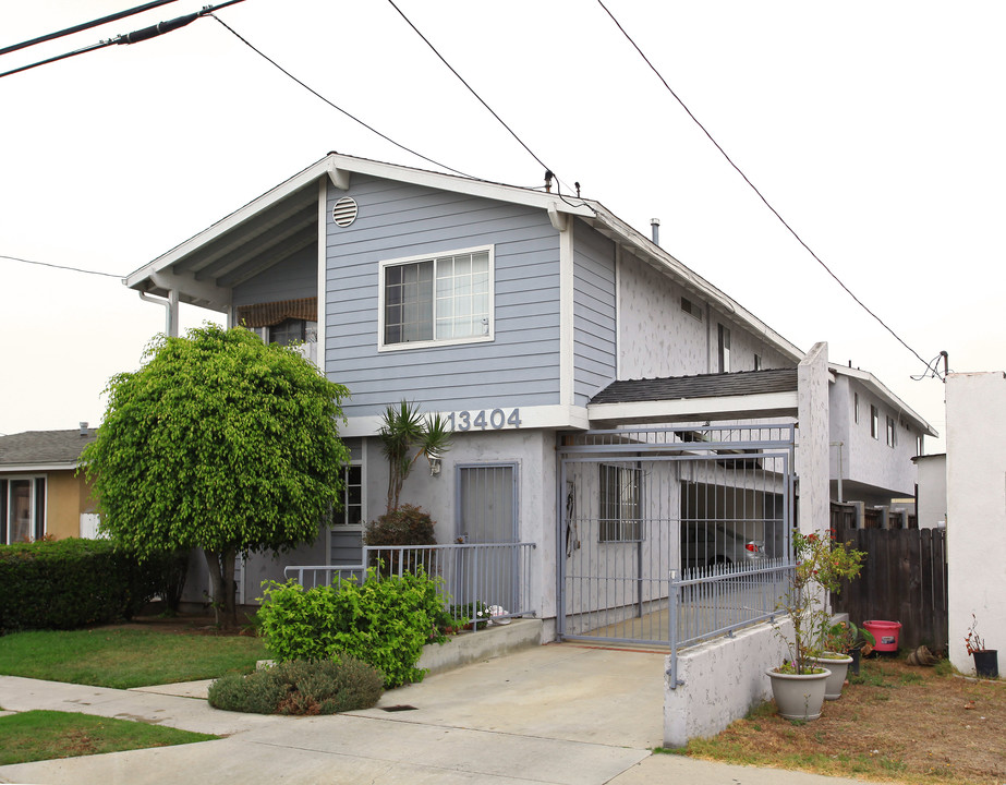 13404 Roselle Ave in Hawthorne, CA - Building Photo