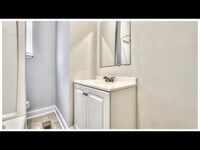 810 Brooks Ln photo'