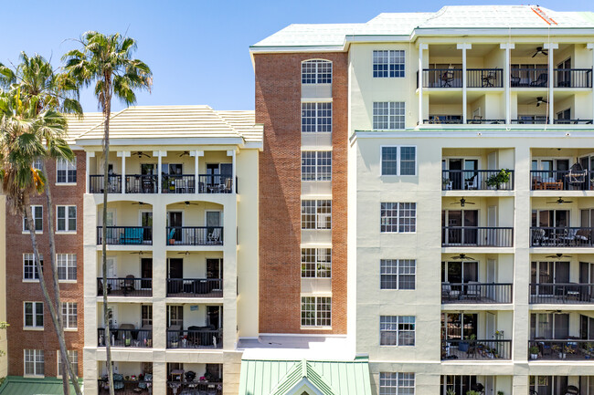 Harbour Court Condo Association in Tampa, FL - Building Photo - Building Photo