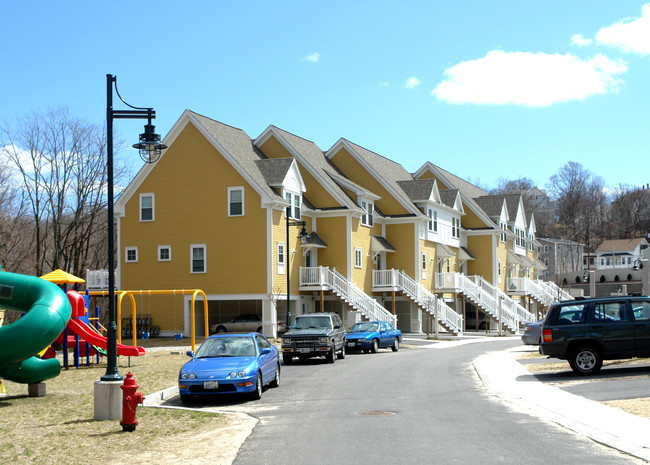 727 Front St in Woonsocket, RI - Building Photo - Building Photo