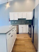 5 Soho Dr in Jersey City, NJ - Building Photo - Building Photo