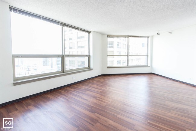 625 W Madison St in Chicago, IL - Building Photo - Building Photo