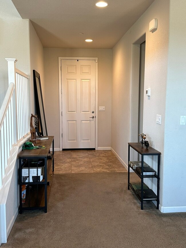 814 Bogdanich Pky in Patterson, CA - Foto de edificio - Building Photo