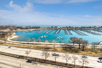 3410 N Lake Shore Dr, Unit 14F in Chicago, IL - Building Photo - Building Photo