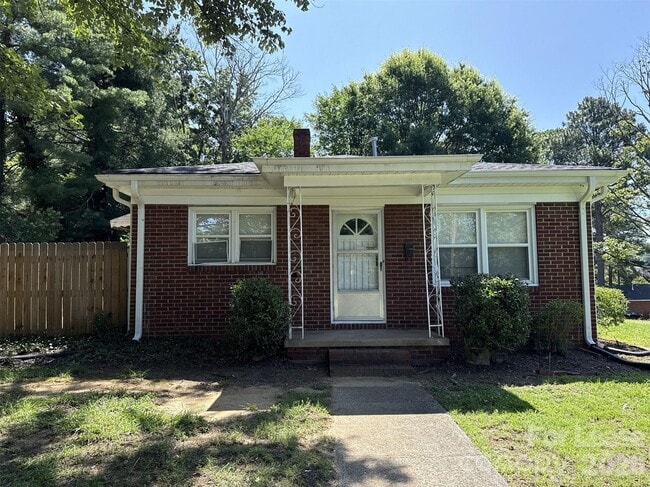 1000 Roanoke Ave