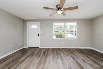 7323 Cypress Dr in New Port Richey, FL - Building Photo - Building Photo