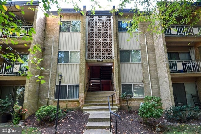 12415 Braxfield Ct, Unit 15 in Rockville, MD - Building Photo - Building Photo