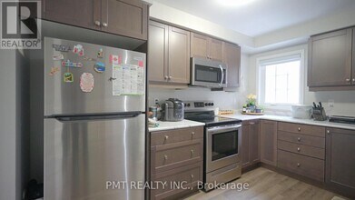 986 Alder Gate in Milton, ON - Building Photo - Building Photo