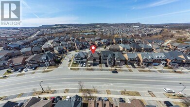 396 Scott Blvd in Milton, ON - Building Photo - Building Photo