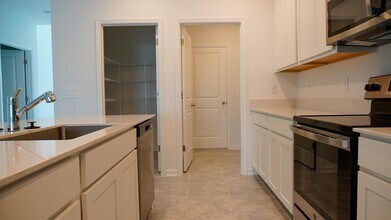2331 Burney Fls Ln in Davenport, FL - Building Photo - Building Photo