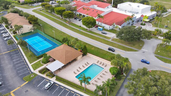 6649 Somerset Dr in Boca Raton, FL - Building Photo - Building Photo