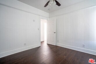 2324 W Washington Blvd in Los Angeles, CA - Building Photo - Building Photo