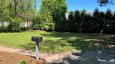 102 Main St in Reading, MA - Foto de edificio - Building Photo