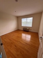 333 Willow St, Unit 410 in Teaneck, NJ - Building Photo - Building Photo