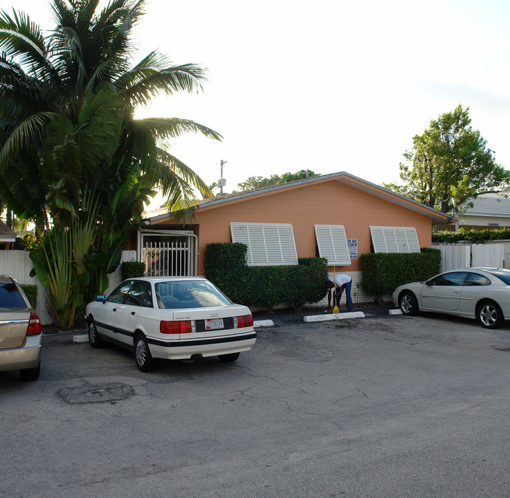 1020 NE 17th Way in Fort Lauderdale, FL - Building Photo