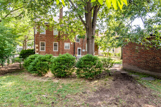 7720 Delmar Blvd in University City, MO - Building Photo - Building Photo