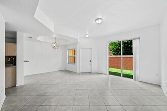 717 SW 107th Ave in Pembroke Pines, FL - Building Photo - Building Photo