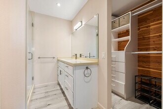 200 E Racquet Club Rd in Palm Springs, CA - Building Photo - Building Photo