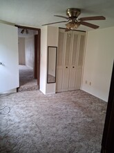 615 Duss Ave in Ambridge, PA - Foto de edificio - Building Photo