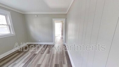 469 Delaware Ave in Albany, NY - Building Photo - Building Photo